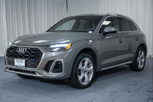 Chronos Gray Metallic 2023 Audi Q5 45 S line Premium Plus