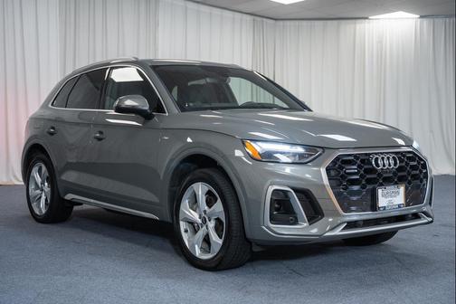 Chronos Gray Metallic 2023 Audi Q5 45 S line Premium Plus