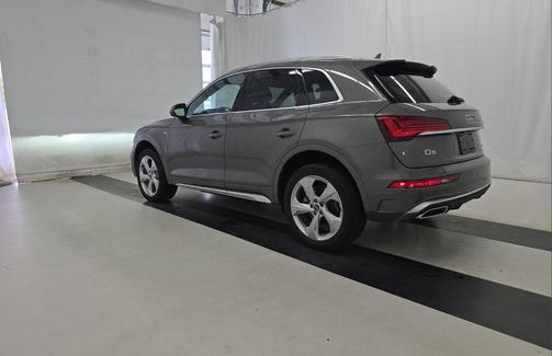 Chronos Gray Metallic 2023 Audi Q5 45 S line Premium Plus