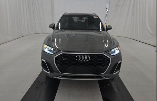 Chronos Gray Metallic 2023 Audi Q5 45 S line Premium Plus