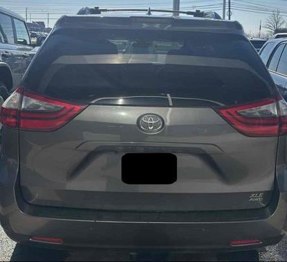2020 Toyota Sienna XLE