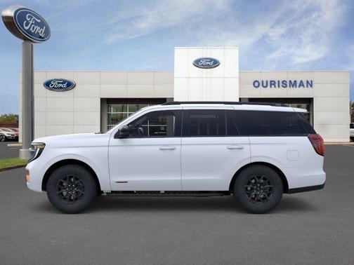 Star White Metallic Tri-Coat 2026 Ford Expedition Tremor