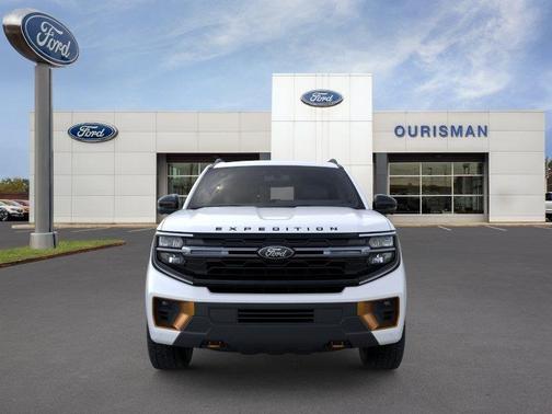 Star White Metallic Tri-Coat 2026 Ford Expedition Tremor