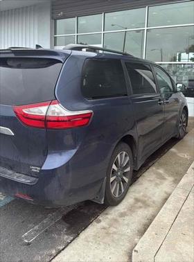 2019 Toyota Sienna Limited Premium