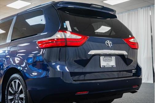 2019 Toyota Sienna Limited Premium