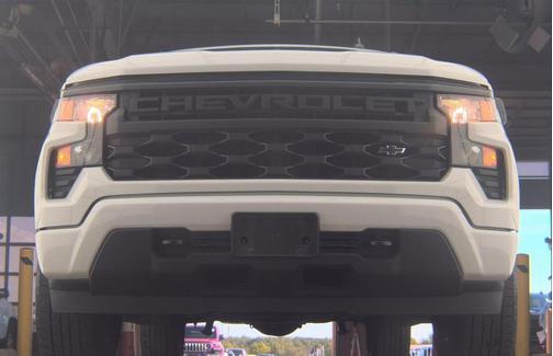 Summit White 2023 Chevrolet Silverado 1500 Custom