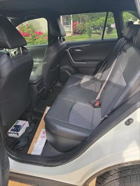 2019 Toyota RAV4 Hybrid SE