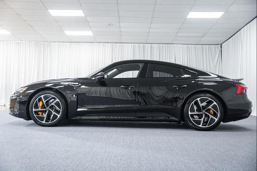 2024 Audi RS e-tron GT quattro