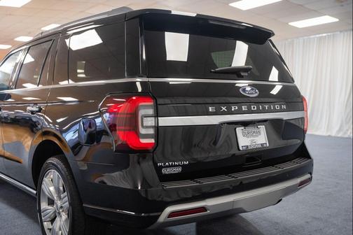 AGATE BLACK METALLIC 2023 Ford Expedition Platinum