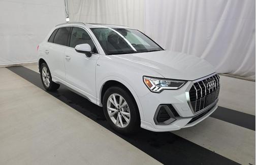 Glacier White Metallic 2023 Audi Q3 45 S line Premium Plus