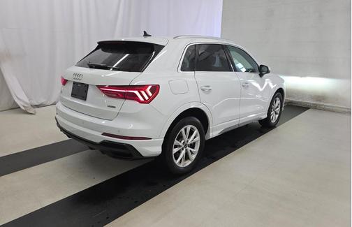 Glacier White Metallic 2023 Audi Q3 45 S line Premium Plus