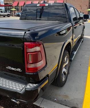 Diamond Black Crystal Pearlcoat 2020 RAM 1500 Laramie