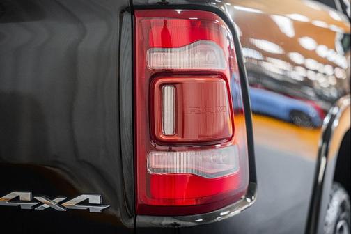 Diamond Black Crystal Pearlcoat 2020 RAM 1500 Laramie