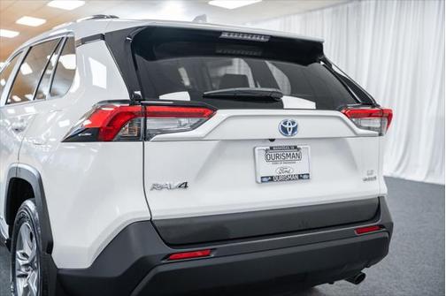 2022 Toyota RAV4 Hybrid LE