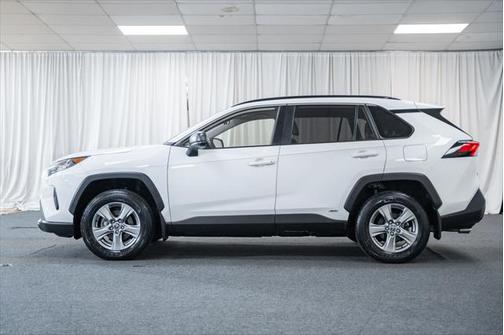 2022 Toyota RAV4 Hybrid LE