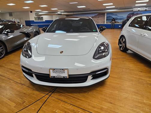 Carrara White Metallic 2018 Porsche Panamera 4