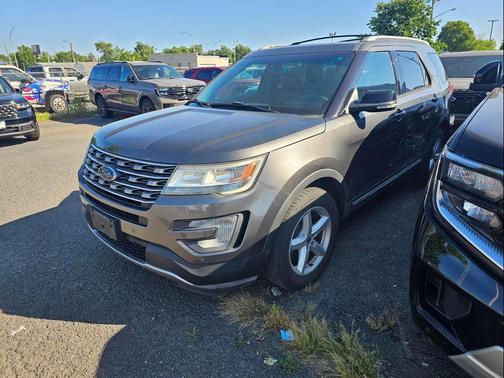 MAGNETIC METALLIC 2016 Ford Explorer XLT