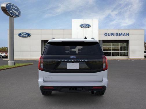 SPACE SILVER METALLIC 2026 Ford Expedition Active