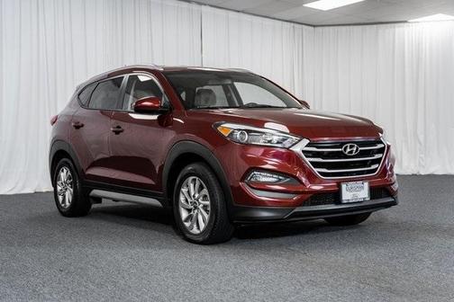 Photo 1 of 22 of 2017 Hyundai Tucson SE