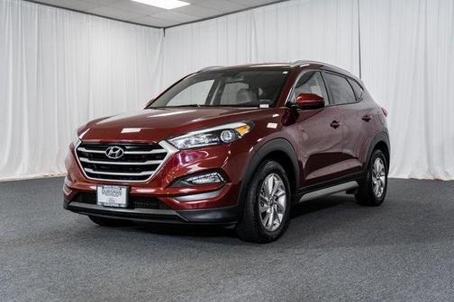 Photo 3 of 22 of 2017 Hyundai Tucson SE