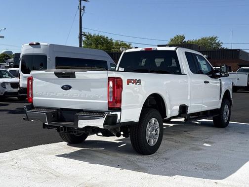 Oxford White 2026 Ford F-350 XLT
