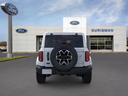Oxford White 2026 Ford Bronco Outer Banks