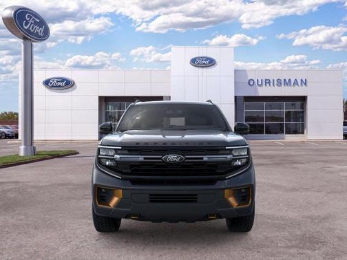AGATE BLACK METALLIC 2026 Ford Expedition Tremor