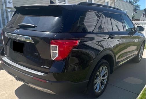 AGATE BLACK METALLIC 2023 Ford Explorer XLT