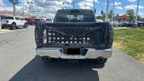 Granite Crystal Metallic Clearcoat 2017 RAM 1500 Big Horn