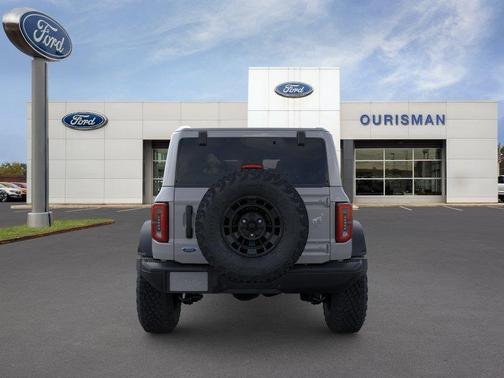AVALANCHE GRAY 2026 Ford Bronco Badlands