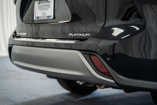 Midnight Black Metallic 2021 Toyota Highlander Hybrid Platinum