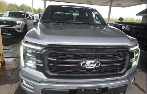 ICONIC SILVER METALLIC 2024 Ford F-150 Lariat