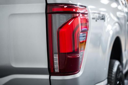 ICONIC SILVER METALLIC 2024 Ford F-150 Lariat