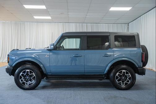 AZURE GREY MET TRI-COAT 2025 Ford Bronco Outer Banks