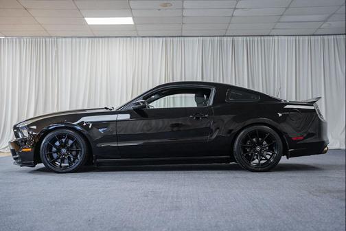 BLACK 2013 Ford Mustang GT