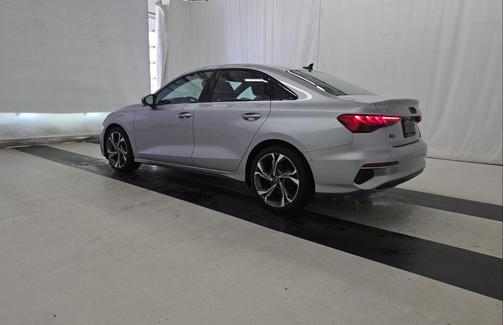 Florett Silver Metallic 2023 Audi A3 Premium