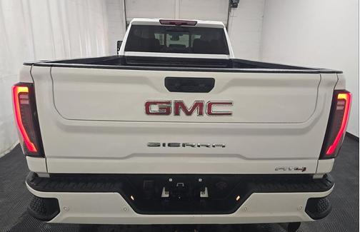 Summit White 2025 GMC Sierra 2500 AT4