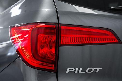 Modern Steel Metallic 2016 Honda Pilot EX-L