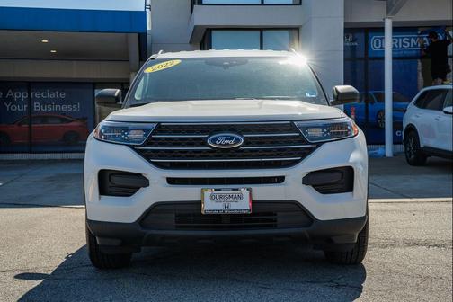White 2022 Ford Explorer XLT