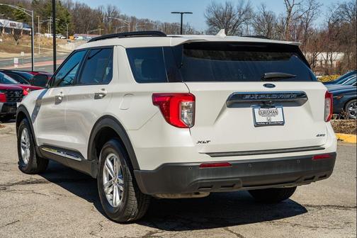 White 2022 Ford Explorer XLT