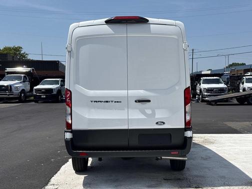 Oxford White 2026 Ford Transit-250 Base