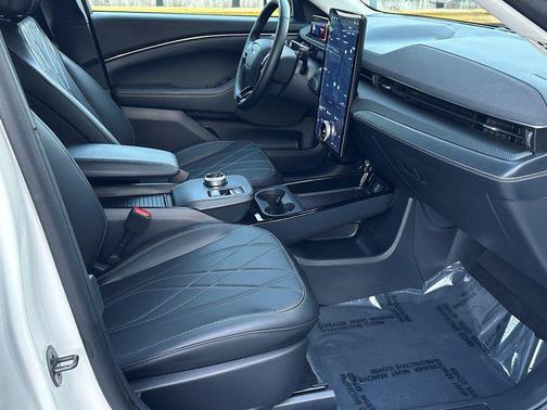 2024 Ford Mustang Mach-E Select