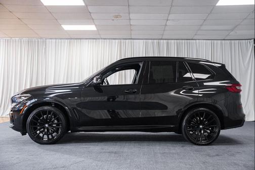 Black Sapphire Metallic 2023 BMW X5 xDrive40i