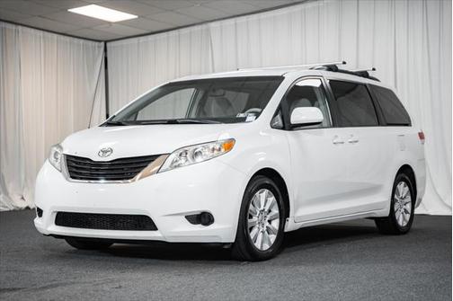 2014 Toyota Sienna LE