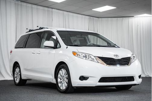 2014 Toyota Sienna LE