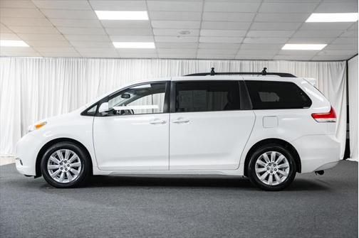 2014 Toyota Sienna LE