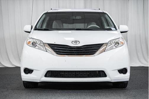 2014 Toyota Sienna LE
