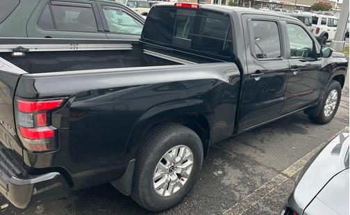 Super Black 2024 Nissan Frontier SV