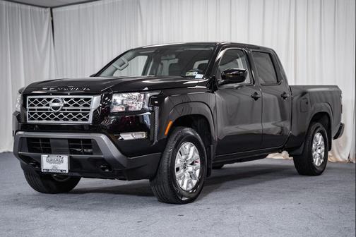 Super Black 2024 Nissan Frontier SV