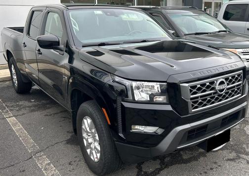 Super Black 2024 Nissan Frontier SV